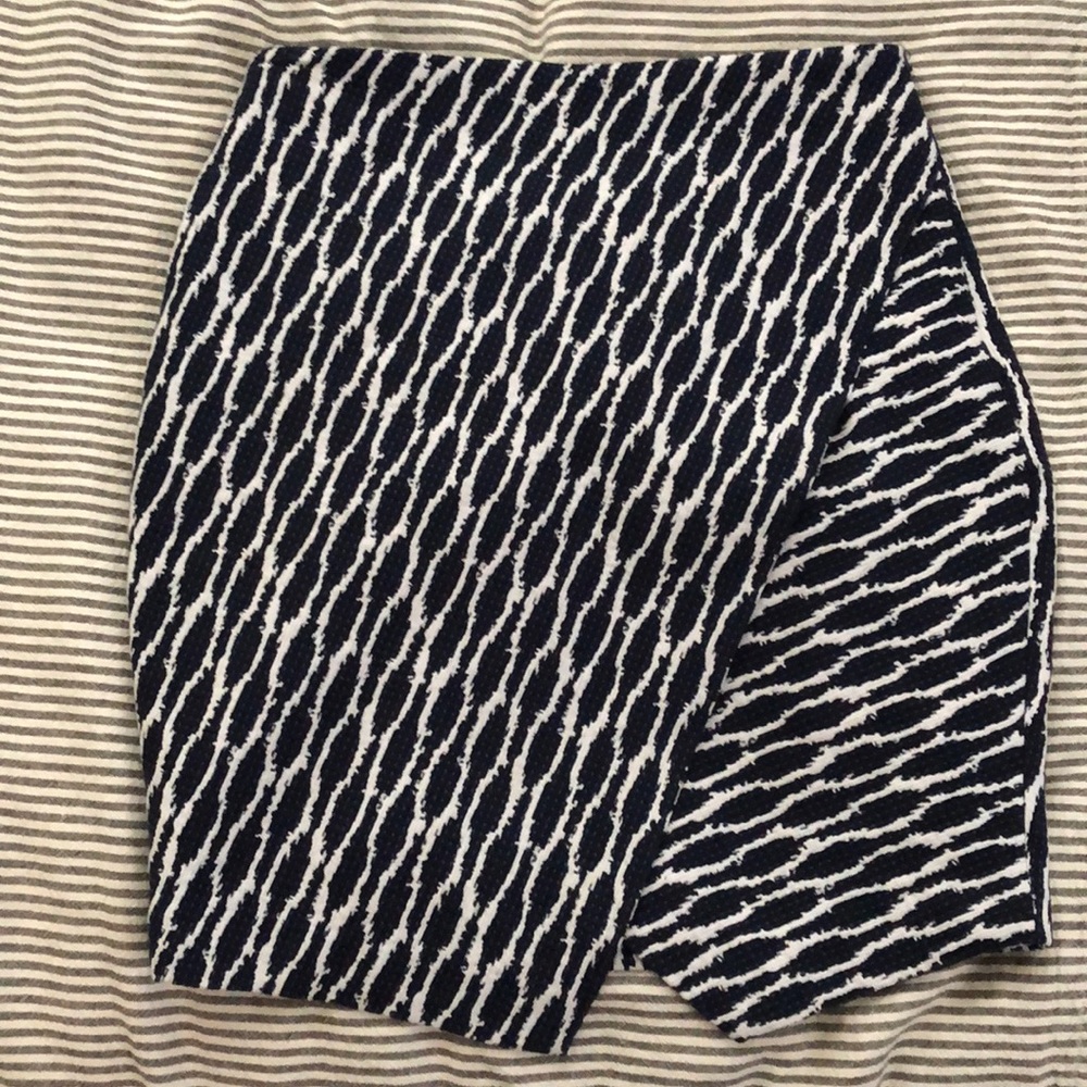 Ann Taylor LOFT ikat navy white tulip pencil skirt